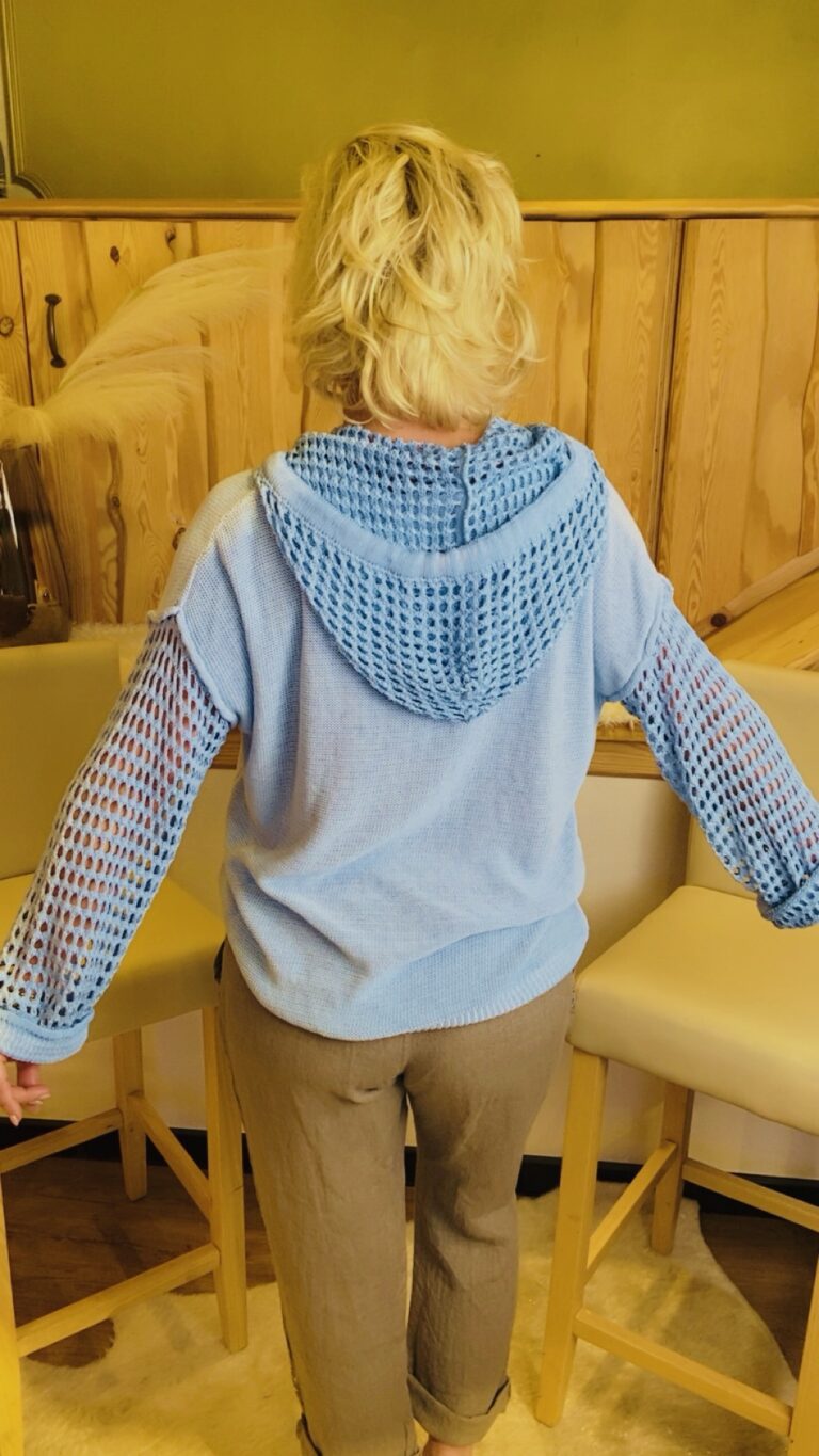 Feinstrickpullover mit Kapuze