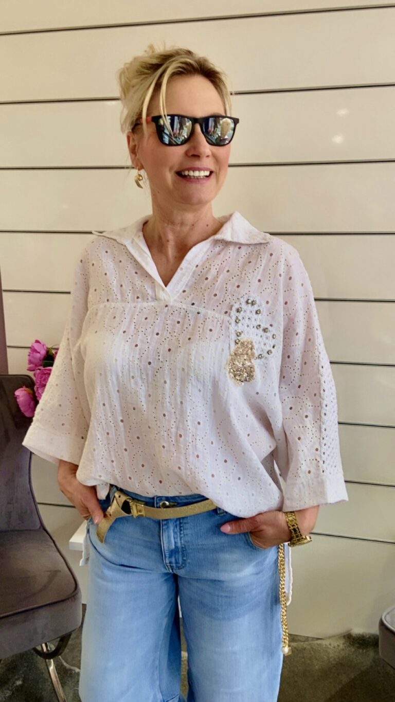 Weiße Bluse – Shirt –  Lochstickerei