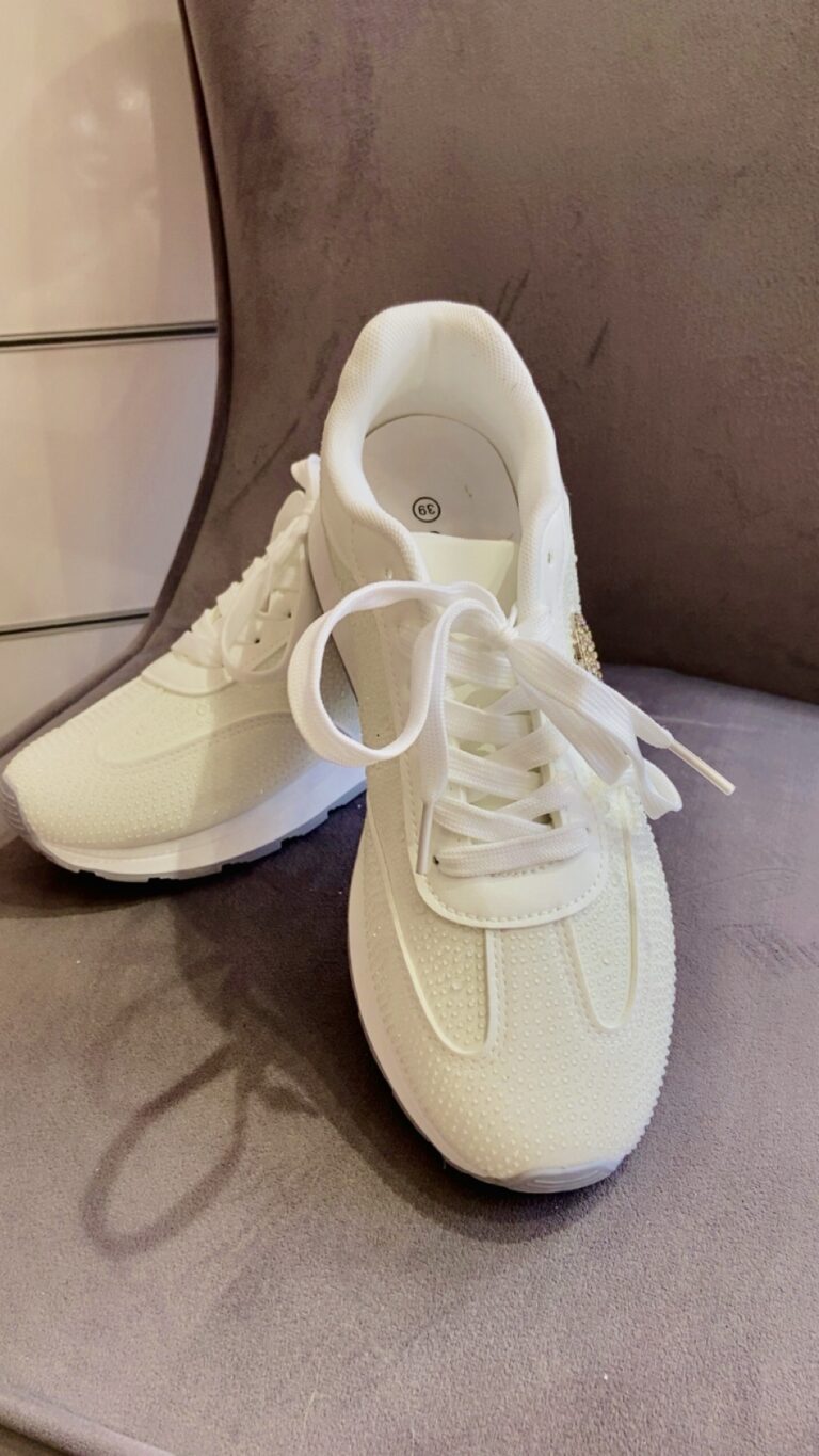 Weißer Sneaker mit Glitzerdetails