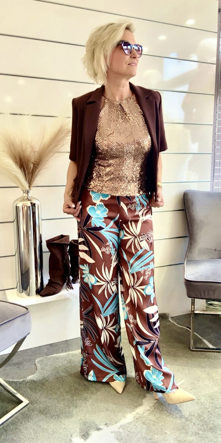 Hose in Braun/Türkis/Creme Blumig