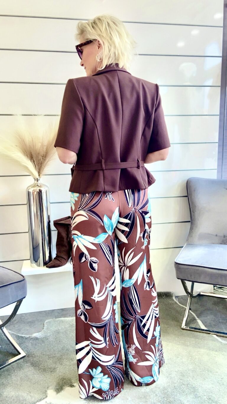 Hose in Braun/Türkis/Creme Blumig