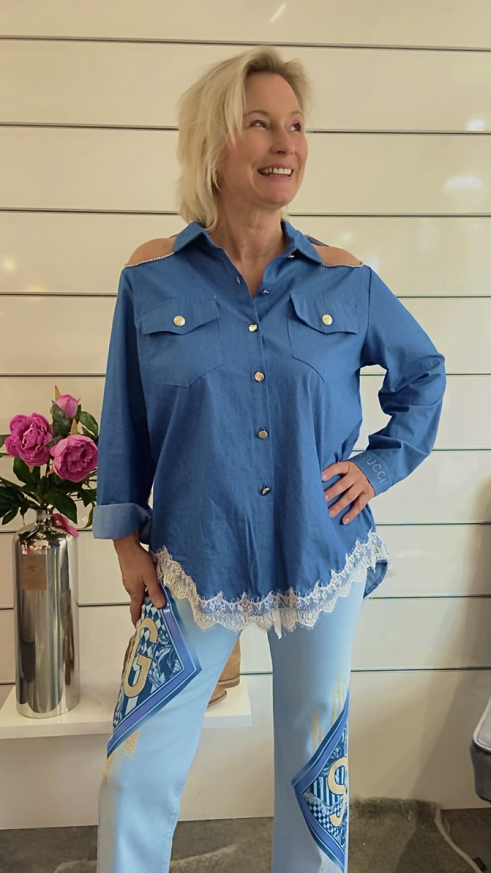 Oversize – Jeanshemd mit Schultercuts