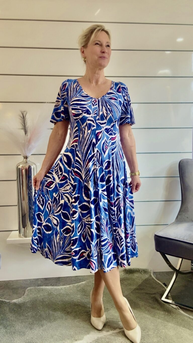 Kleid Allover-Print Blau/Weiß/Pink