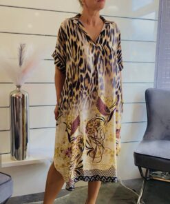 Kleid im Leo-Look