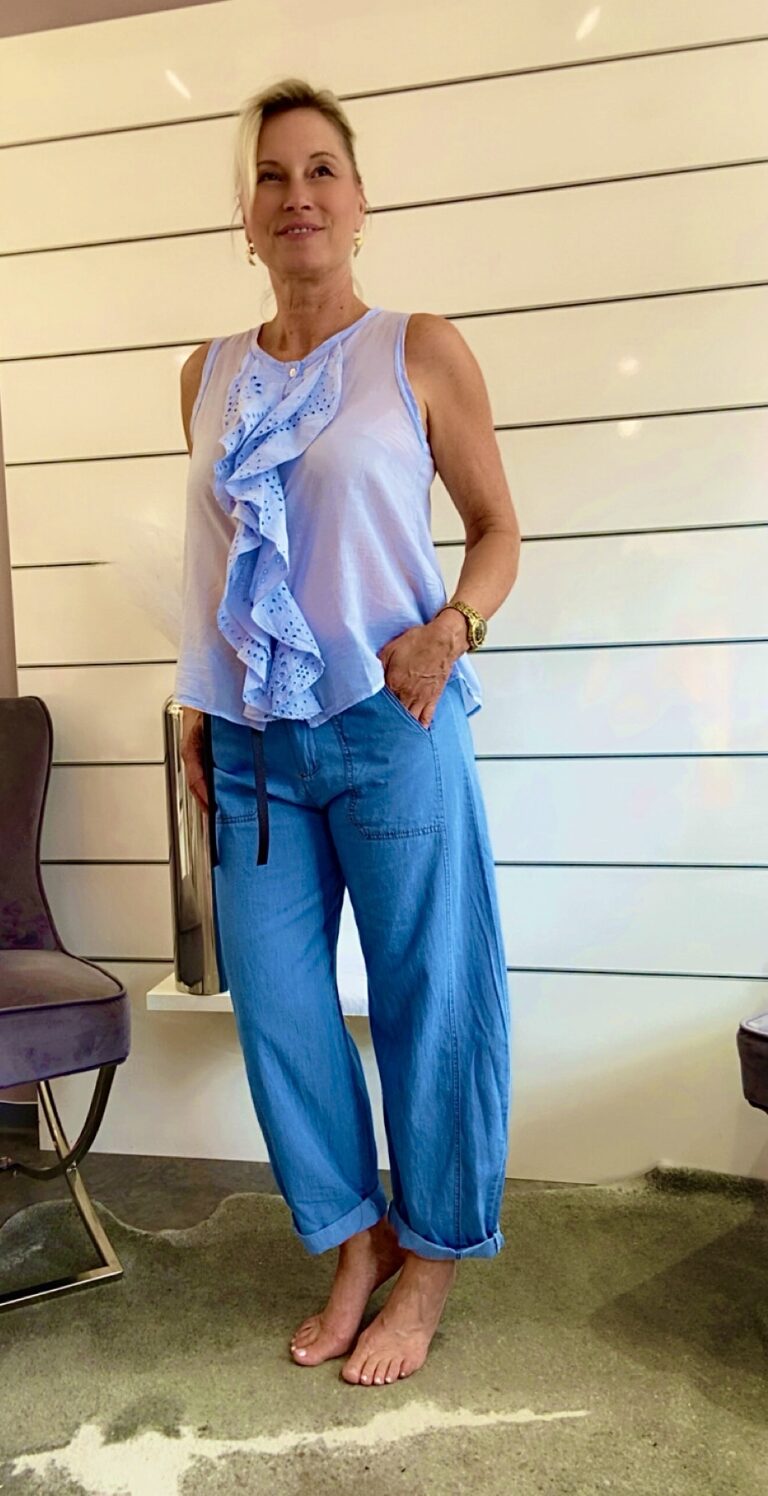 Leichte Wide-Leg Jeanshose mit Bindeband – Hellblau