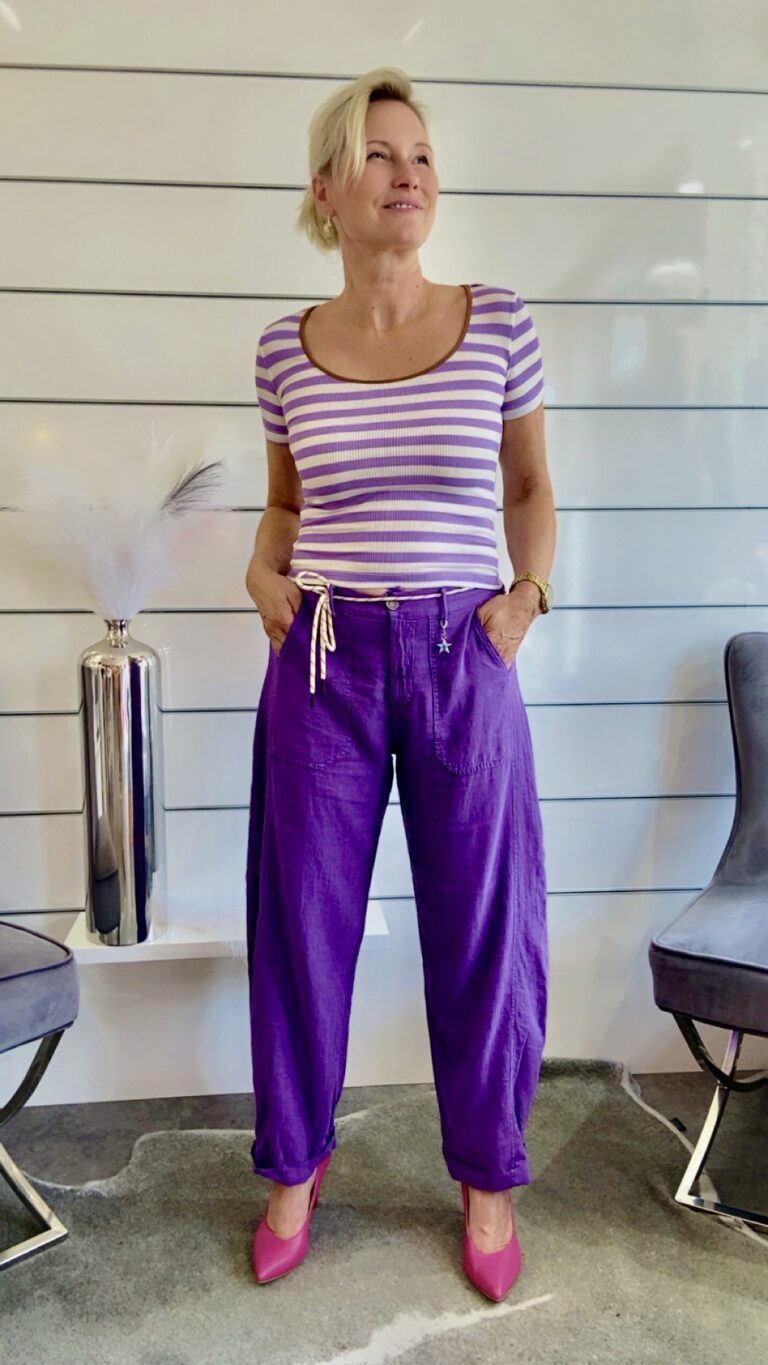 Lila gestreiftes Ripp-Shirt
