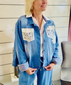 Jeansjacke  mit Spitze - Blüten