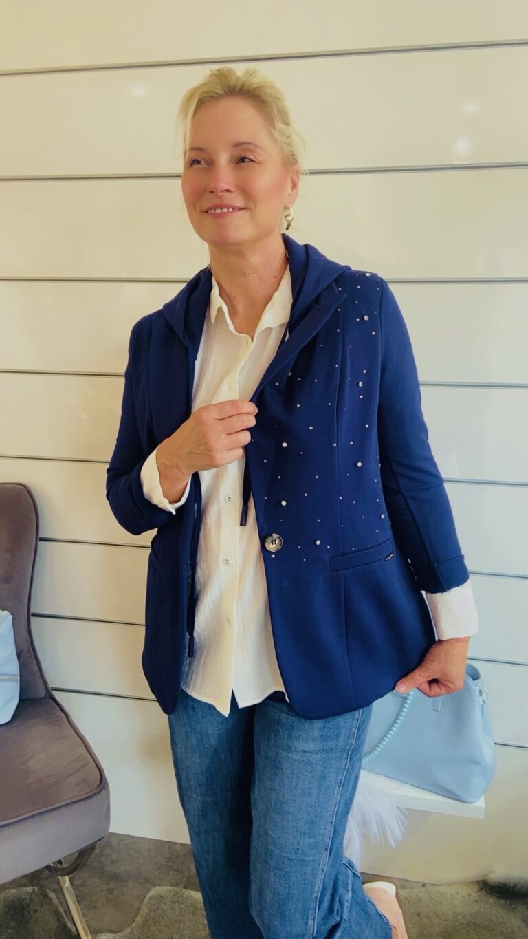 Blazer mit Kapuze und Strass