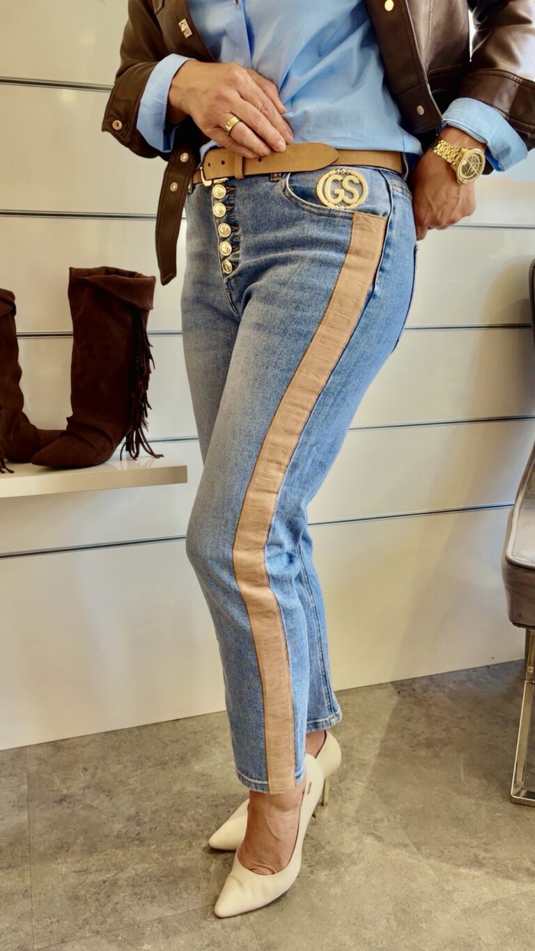 Denim Jeans mit braunen Seitenstreifen