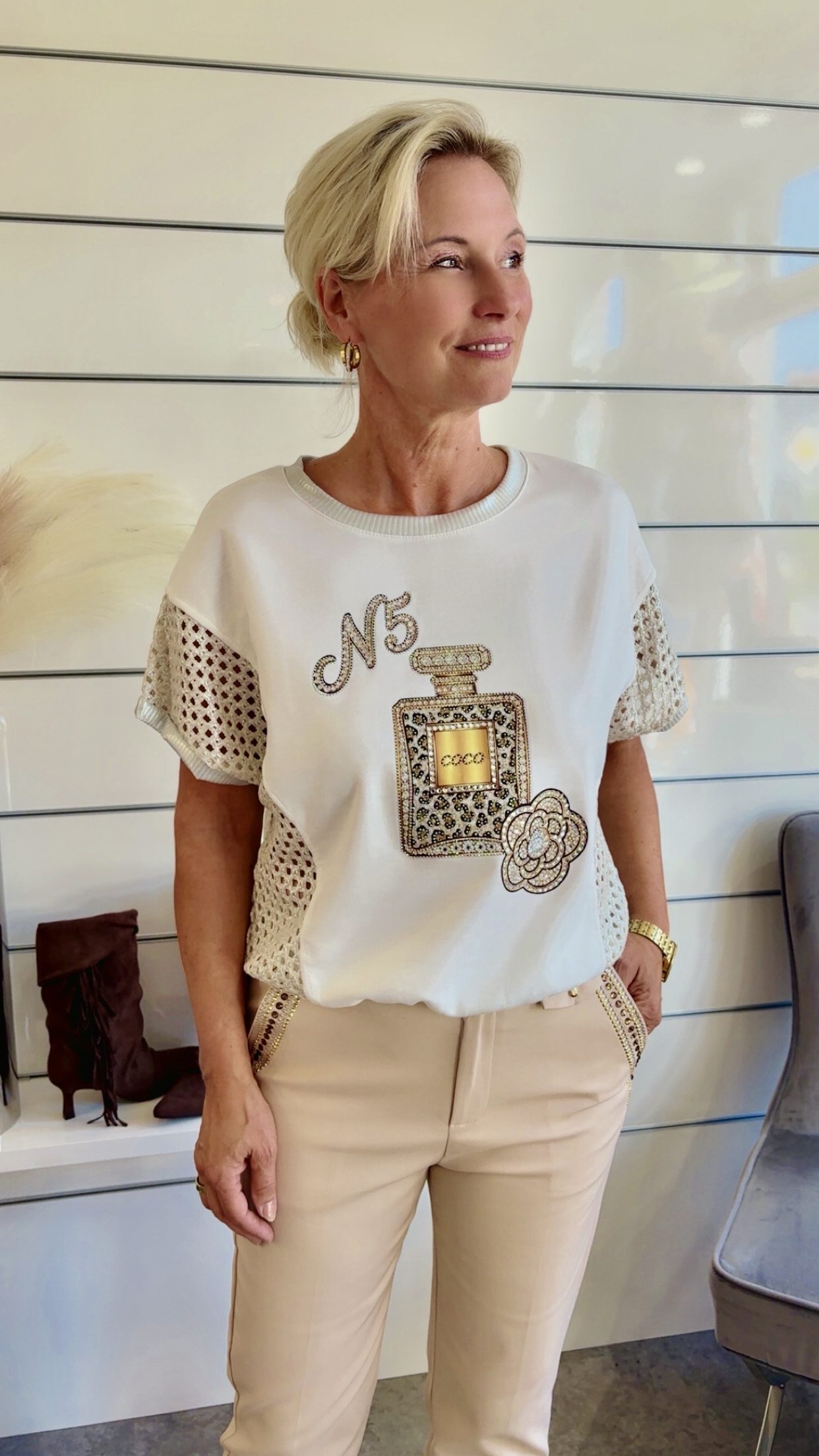 Shirt mit Schmuckdetails und Netzärmeln