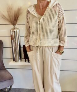 Netzjacke mit Metallic-Details und Strass