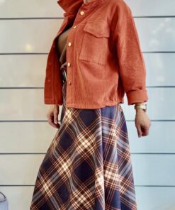 Cordbluse mit Taschen & Knopfleiste – Modern