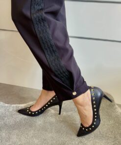 Alternative view of Schwarze Hose mit Seitenstreifen und schwarzem Gürtel