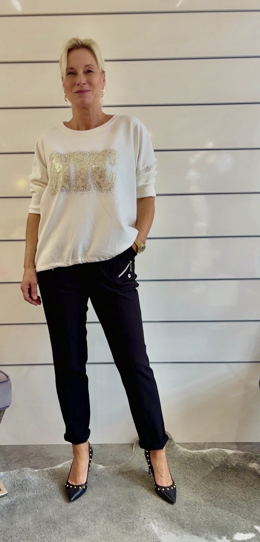 Langarmshirt mit Strass-Schriftzug