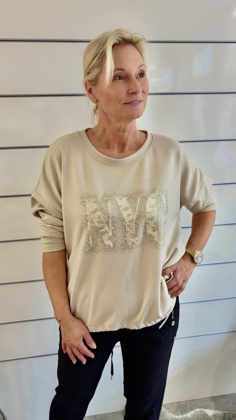 Langarmshirt mit Strass-Schriftzug