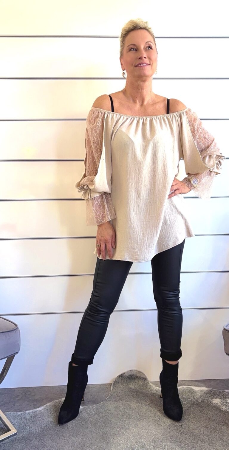 Bluse mit Spitze – Boho-Look in verschiedenen Farben