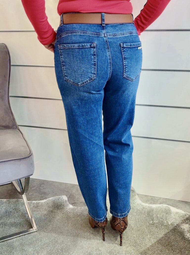 Damenjeans mit Gürtel – Jeanshose mit goldenen Details