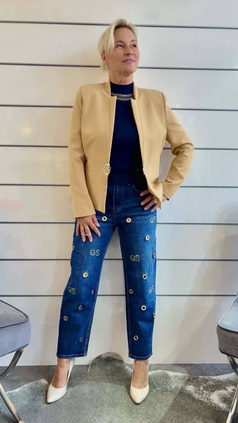 Jeans  mit GS Details und goldenen Ösen – Statement Denim
