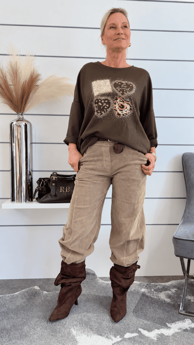 Glitzer-Shirt mit Herz-Print und Leo-Details – Locker & Lässig