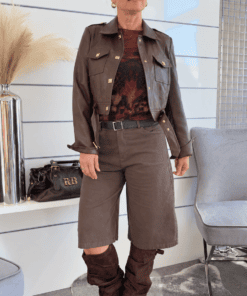 Elegante Bermuda Shorts in Braun mit stylischem Gürtel
