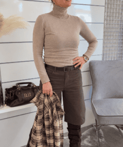 Eleganter Rollkragenpullover – Figurbetont & Weich