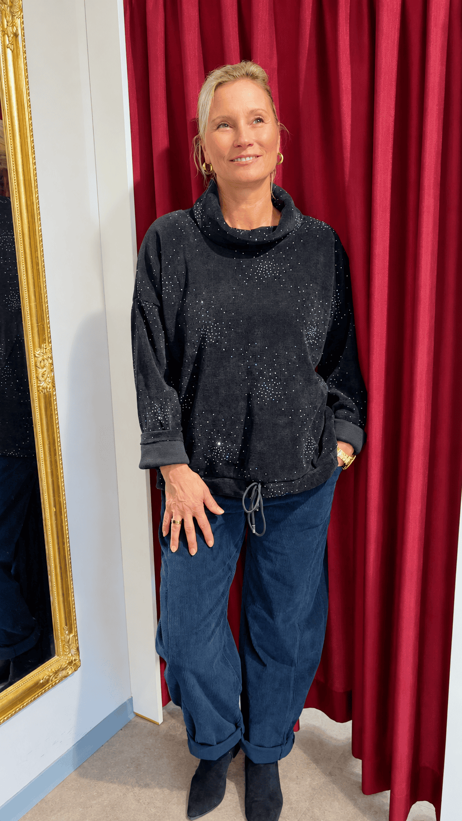 Eleganter Glitzer-Pullover mit Rollkragen und Steinchen-Details – Silber