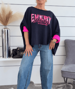 Alternative view of Weites Oversized Shirt mit pinkem Schriftzug – Lässiger Statement-Look