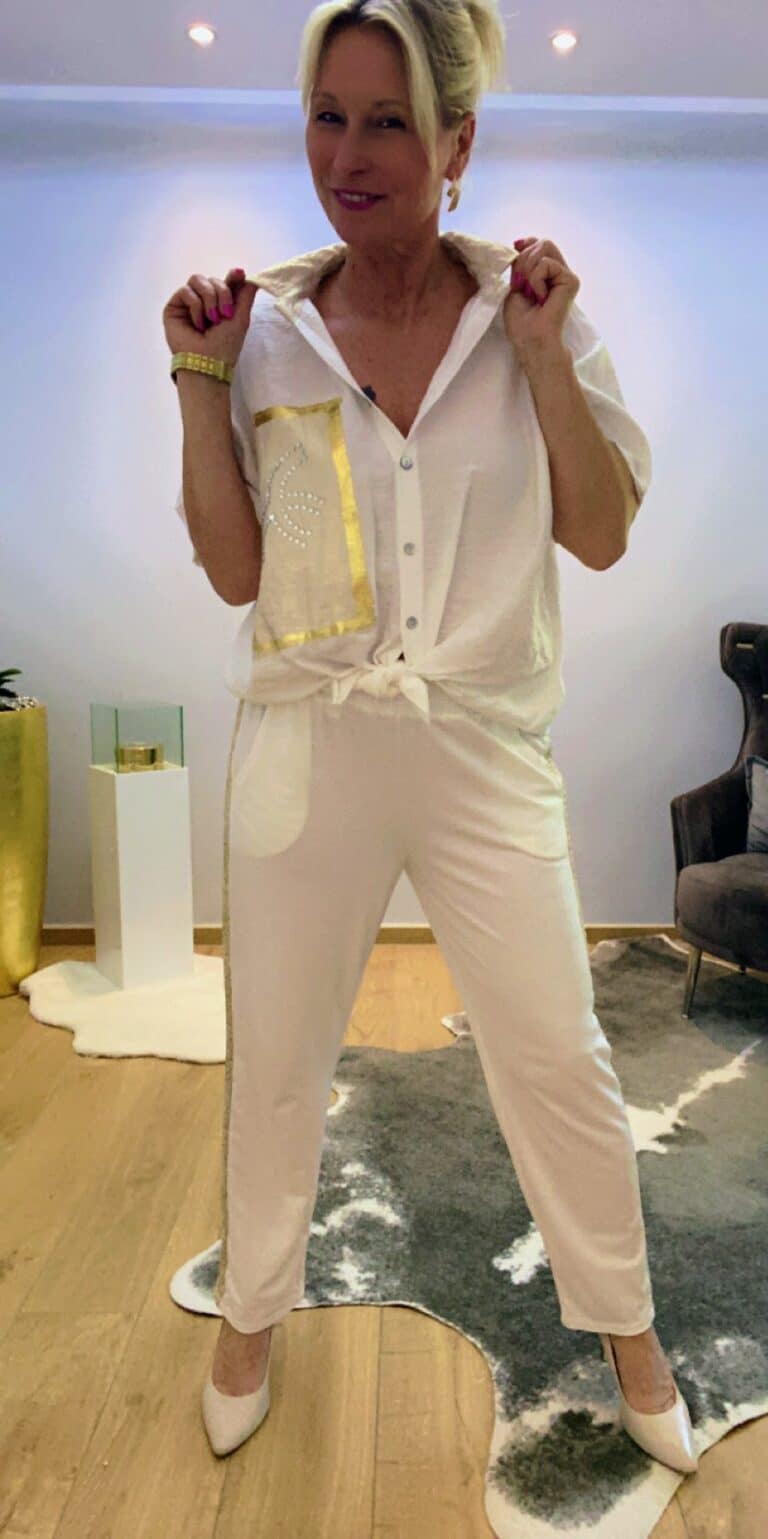 Bluse mit golden Akzenten