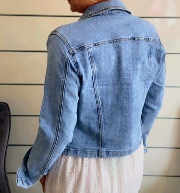 Jeansjacke mit Glitzersteinen – Bild 2