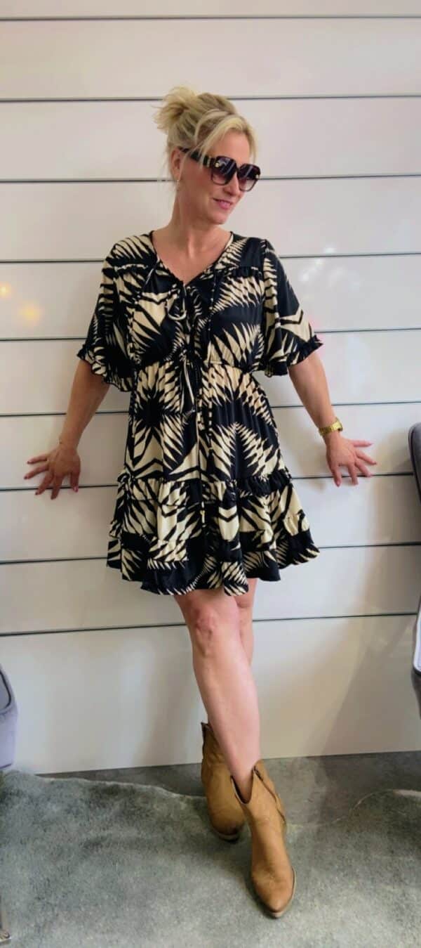 Kleid mit golden Akzenten – Bild 3