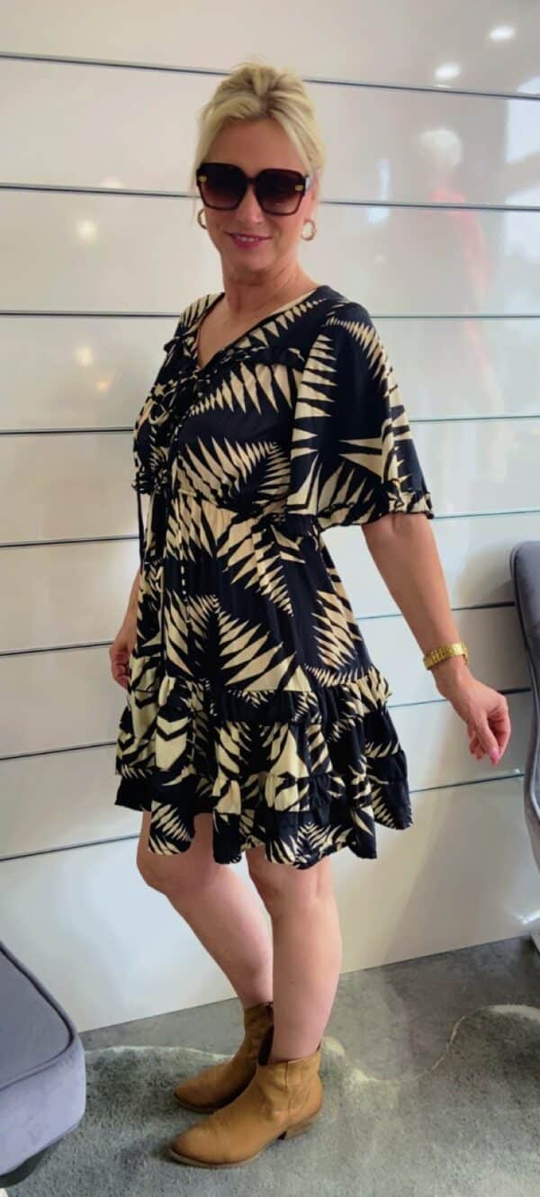 Kleid mit golden Akzenten – Bild 2