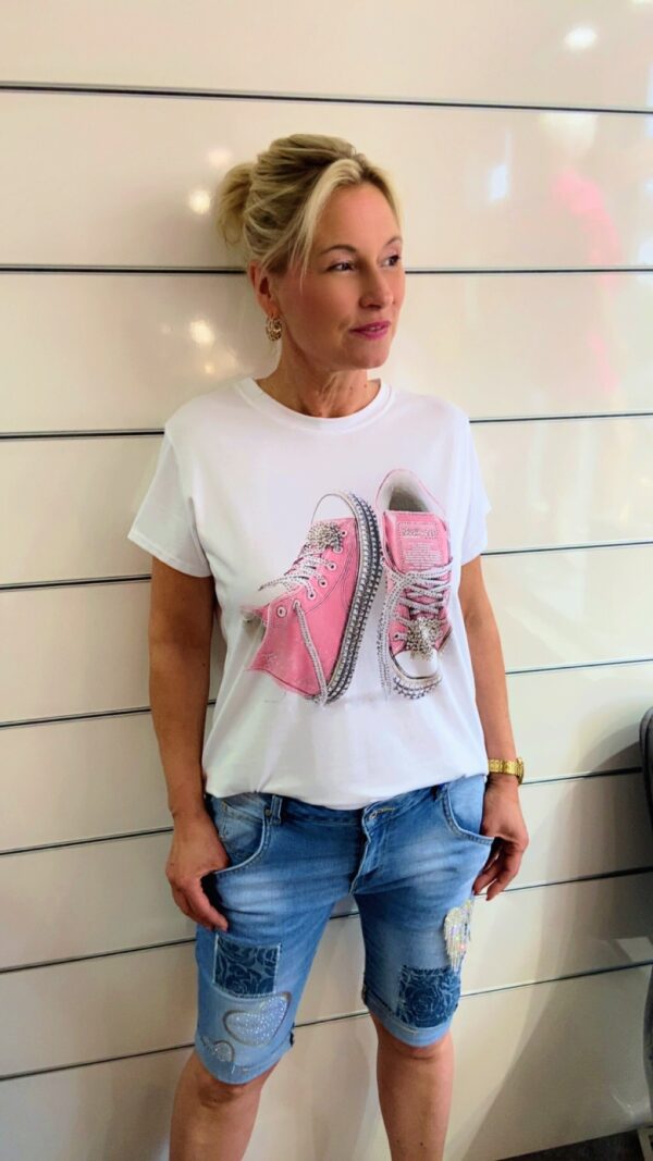 Jeans Shorts mit Glitzerherz – Bild 2