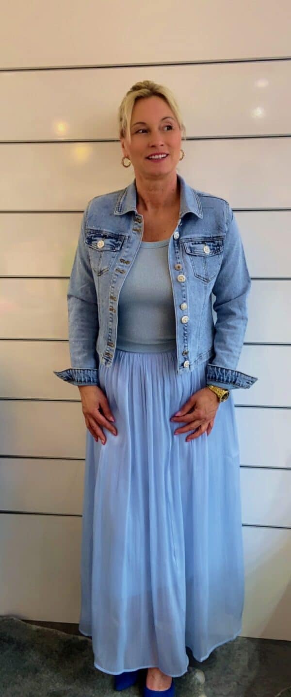 Jeansjacke mit Glitzersteinen