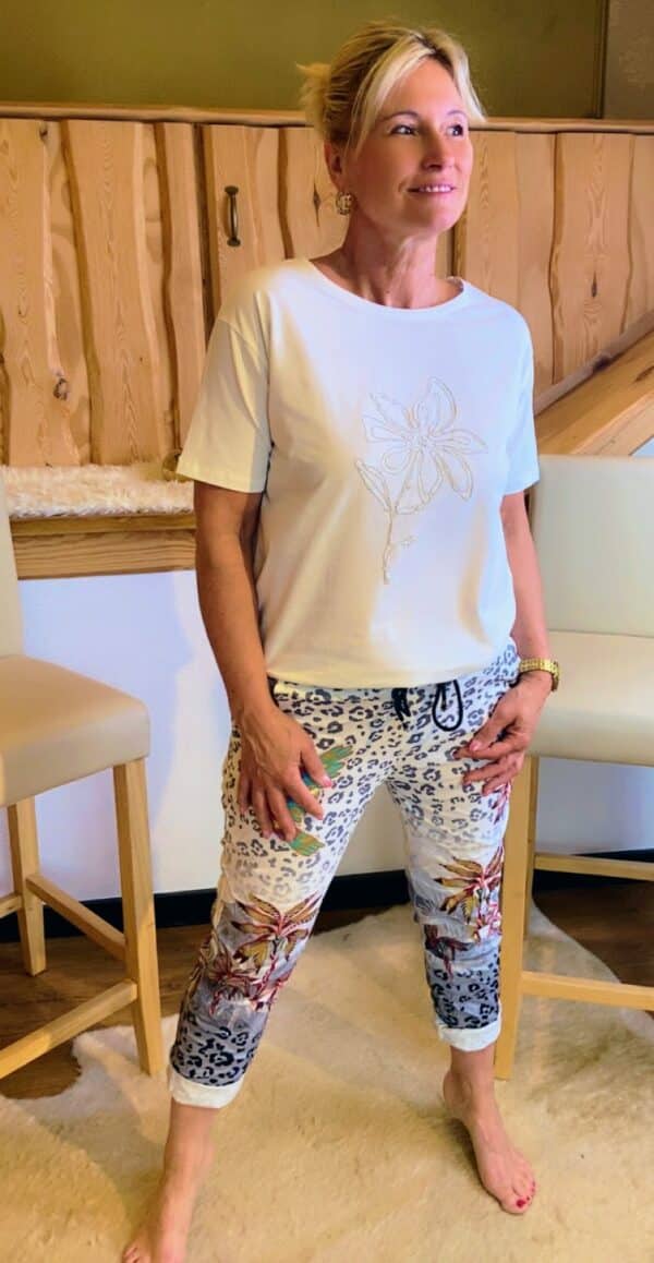 Shirt mit Blütenstickerei – Bild 3