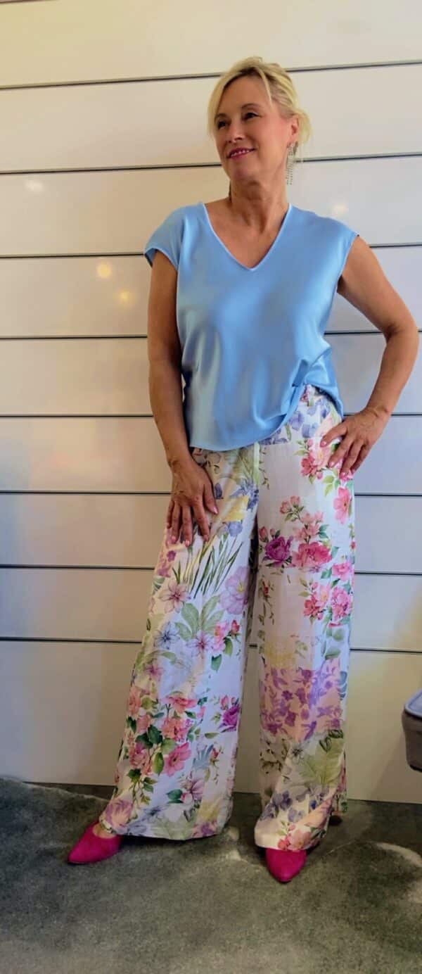 Sommerhose mit Blumenprint – Bild 7