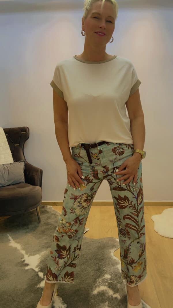 Basic Shirt mit Glitzerrand – Bild 2