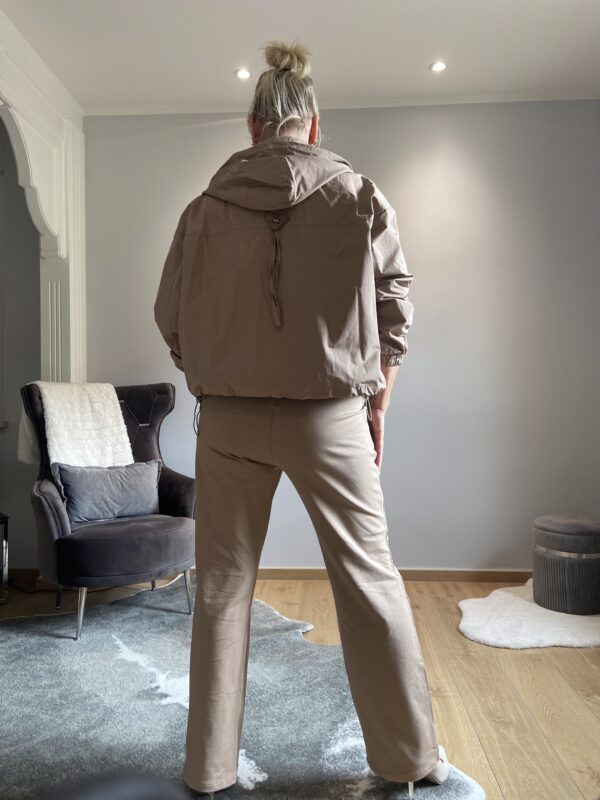 Übergangsjacke mit Kapuze – Bild 11