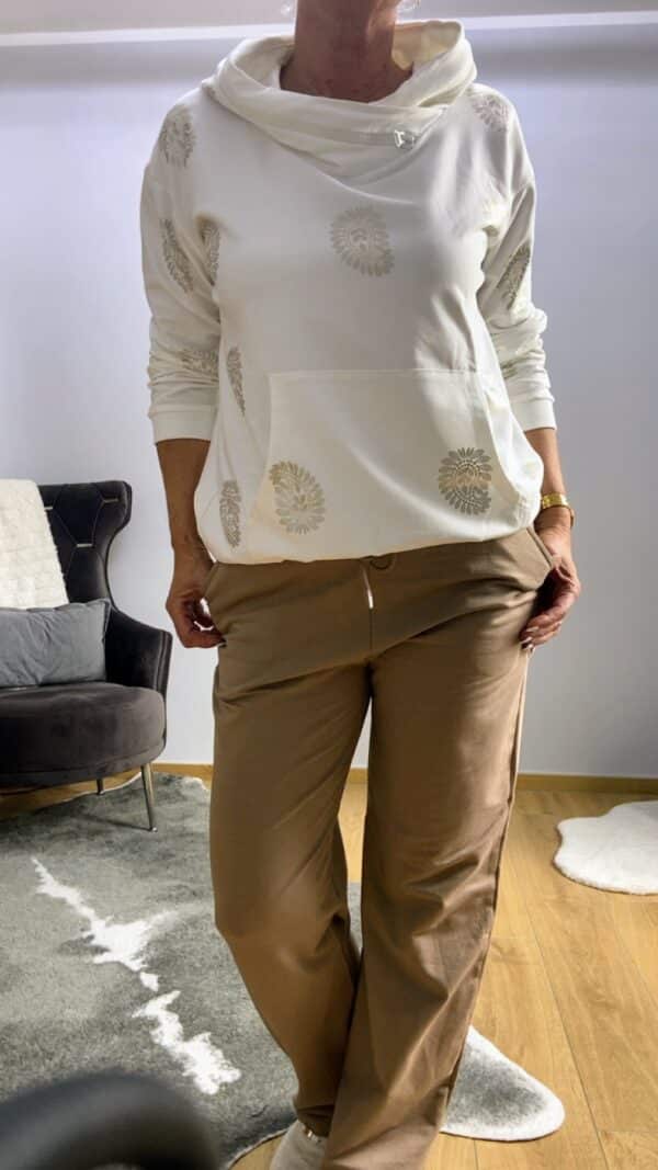 Kapuzenpullover mit goldenen Details – Bild 4