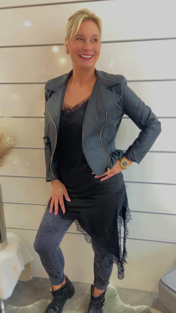 Graue Jeans mit floraler Prägung – Bild 7