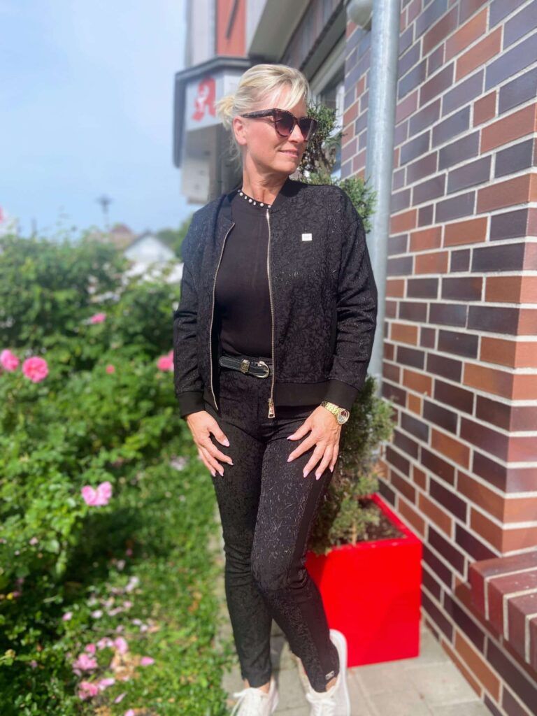 Hose mit Spitzenmuster