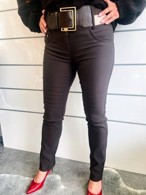 Hose mit breiten Gürtel – Bild 6