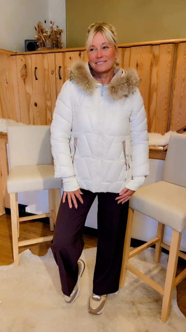 Winterjacke mit Fellkapuze