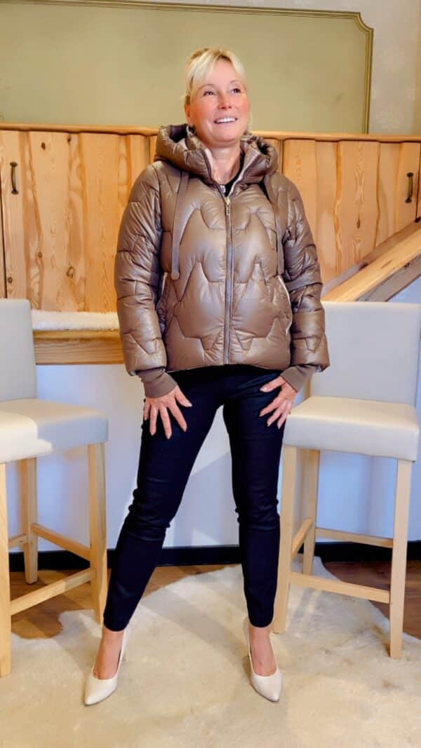 Winterjacke mit Kapuze – Bild 6