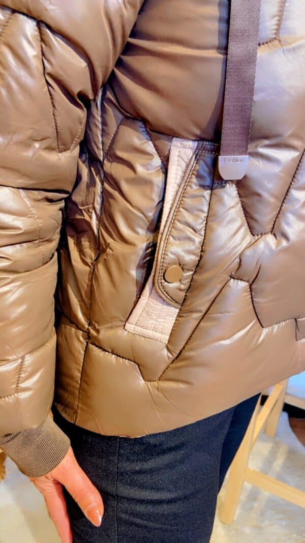 Winterjacke mit Kapuze – Bild 5