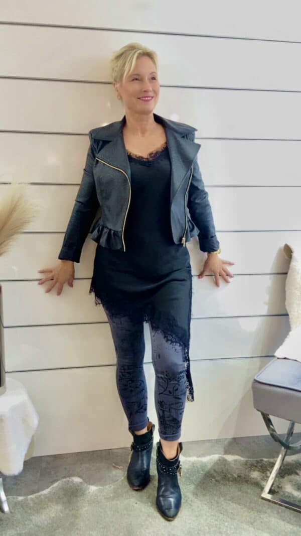 Asymmetrisches Satin - Top – Bild 3