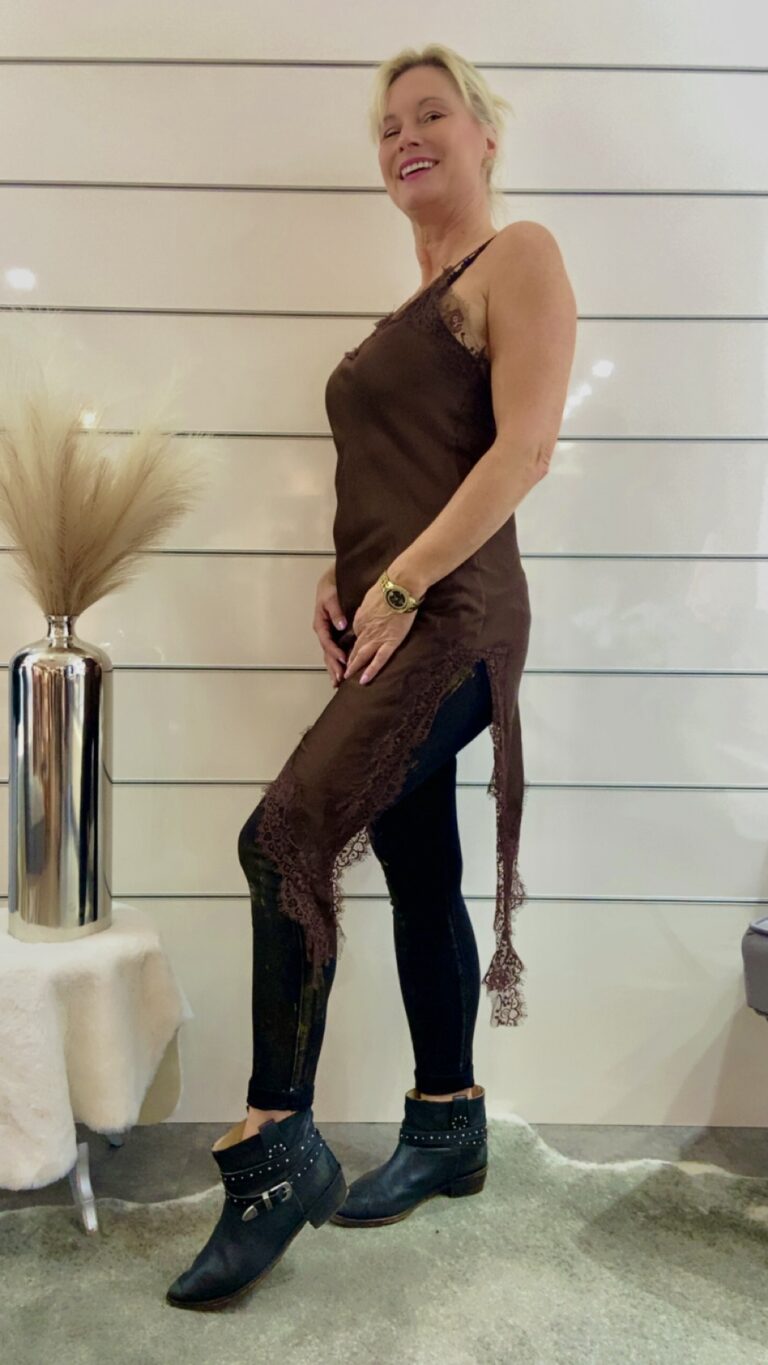 Asymmetrisches Satin – Top