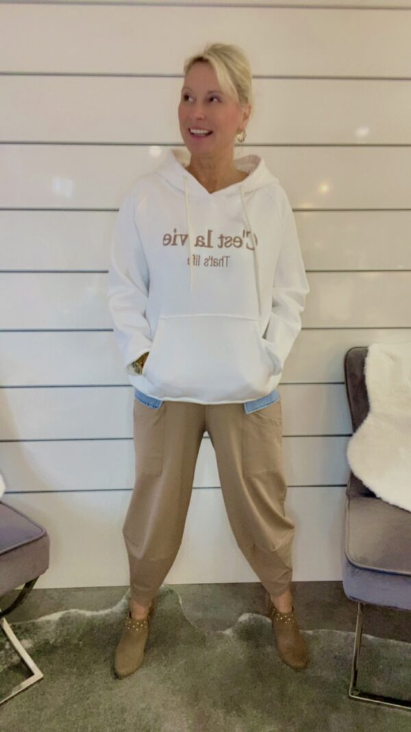 Hoodie Cest La Vie – Bild 4