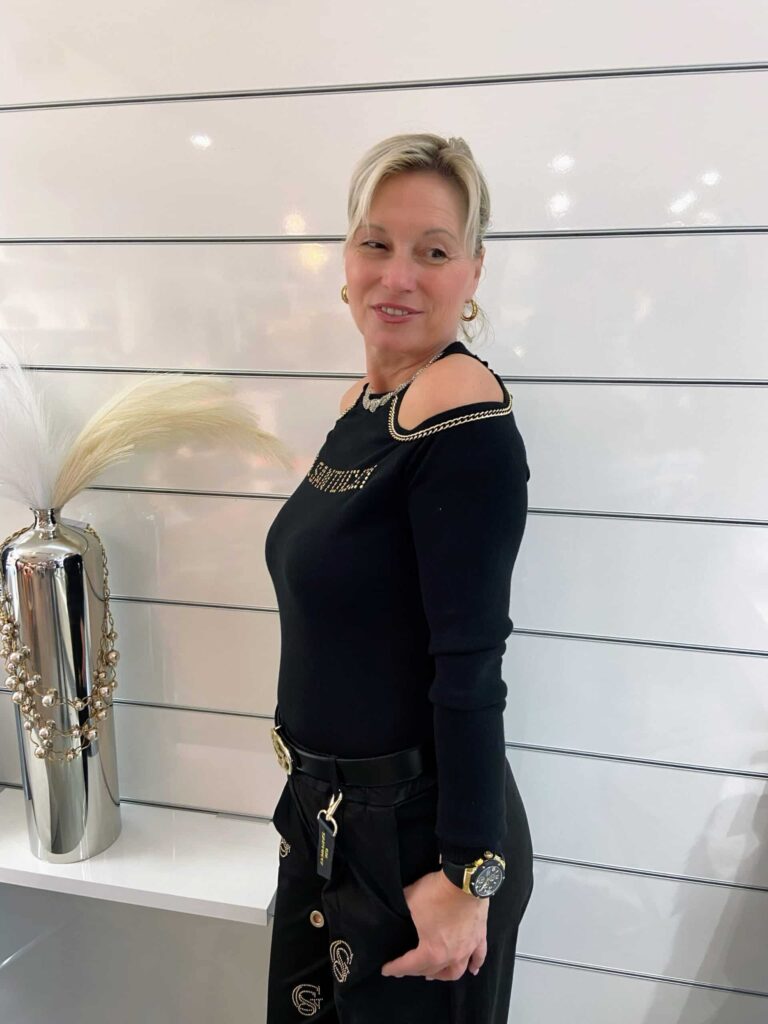 Pullover Gil Santucci mit Schulter – Cuts