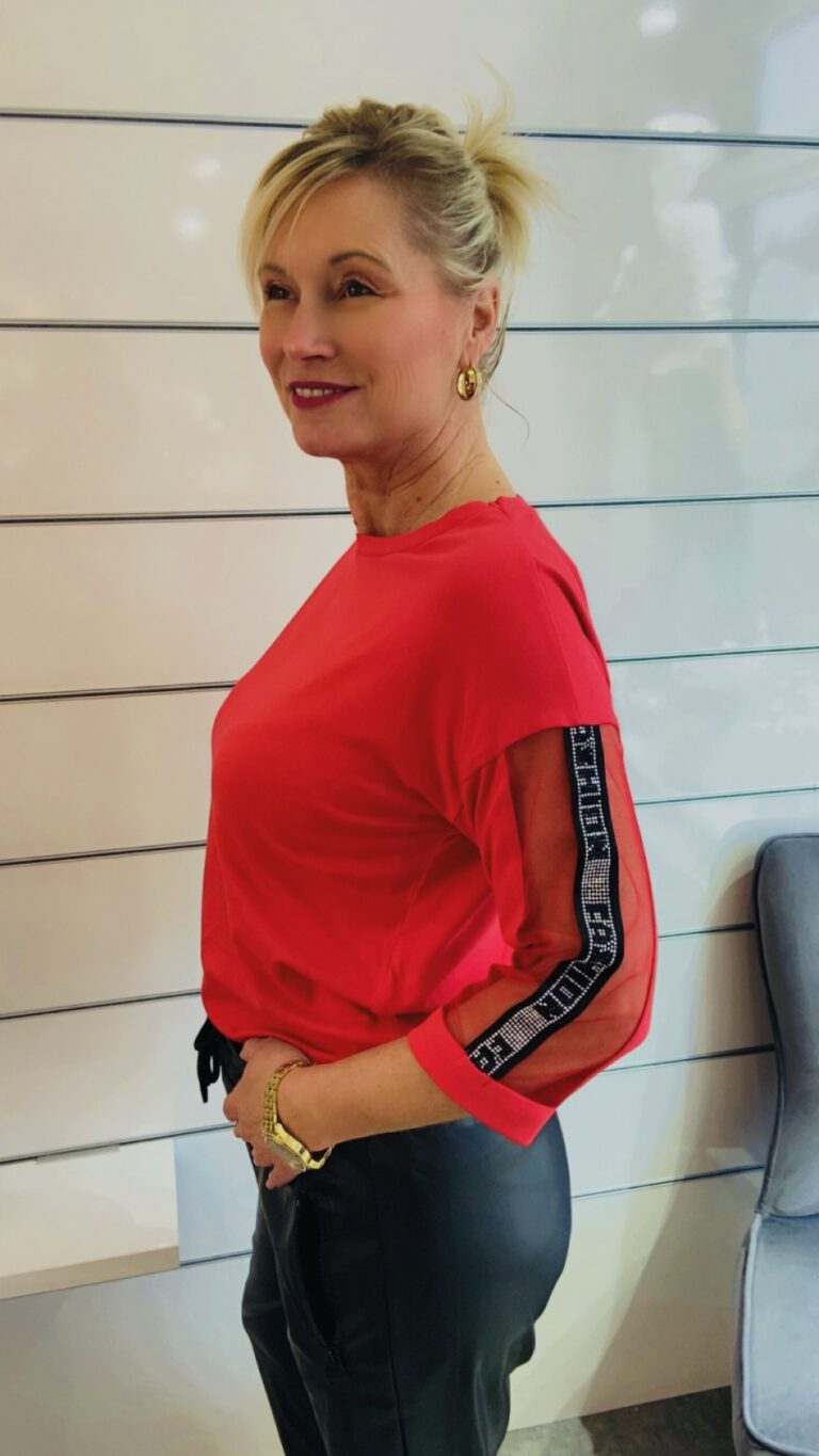 Trendiges Shirt mit Glitzer Details