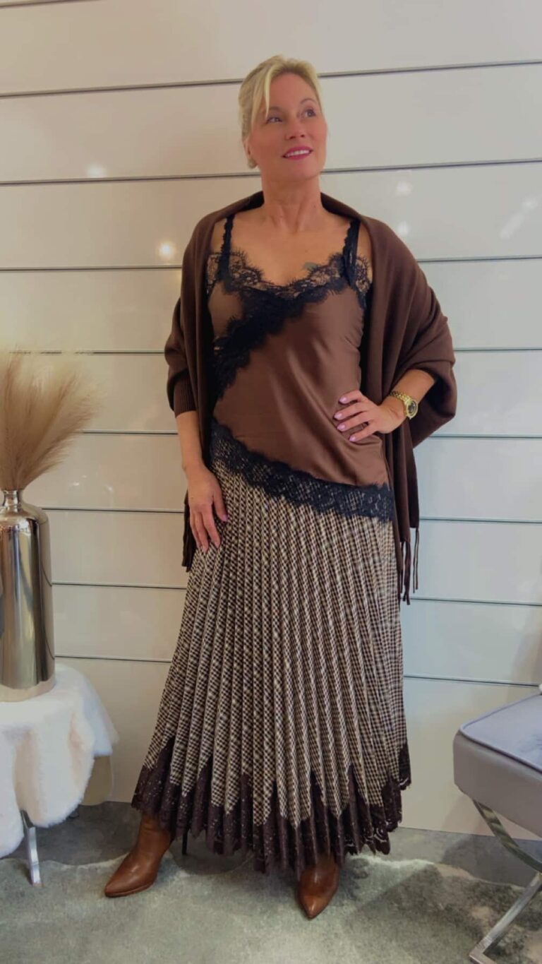 Eleganter Faltenrock